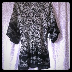 NWT Catherine’s Black and white w bell sleeve top